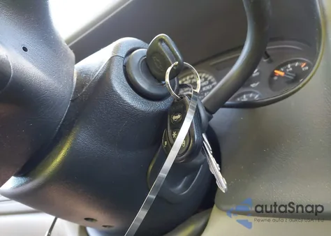 2004 Chevrolet Tahoe Z71 from USA, damaged, VIN 1GNEK13Z44R161380